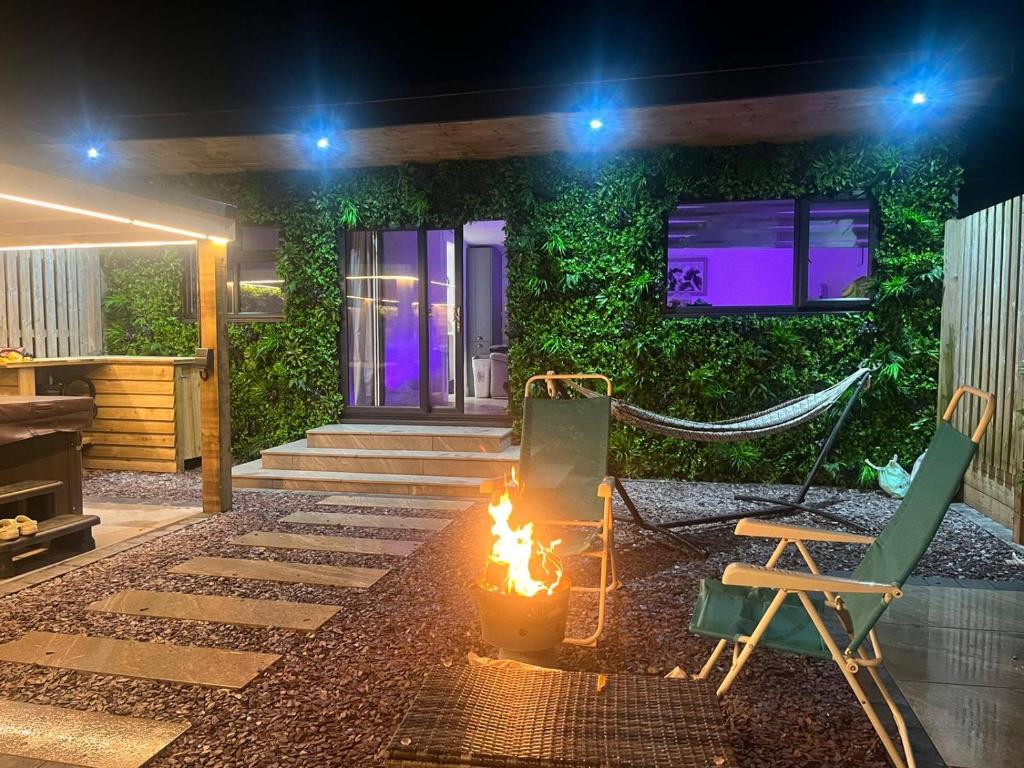 Hazells Lodge Newly renovated Farm Stay Sleeps 2 kids go free Ayrshire Rural Retreats (Galston) 