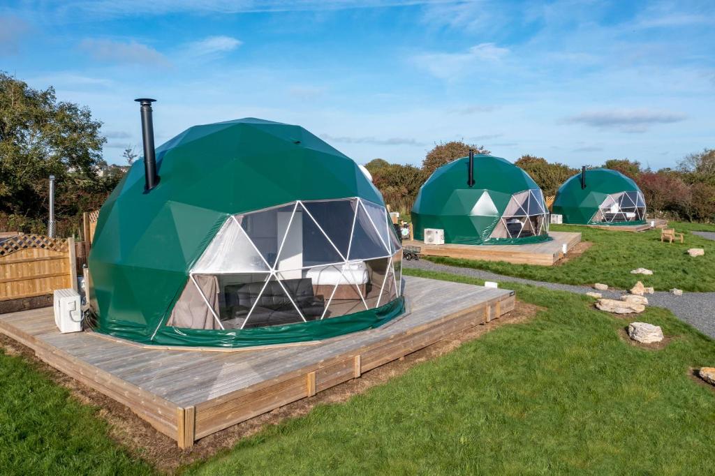 Brynteg Glamping (Llanallgo)