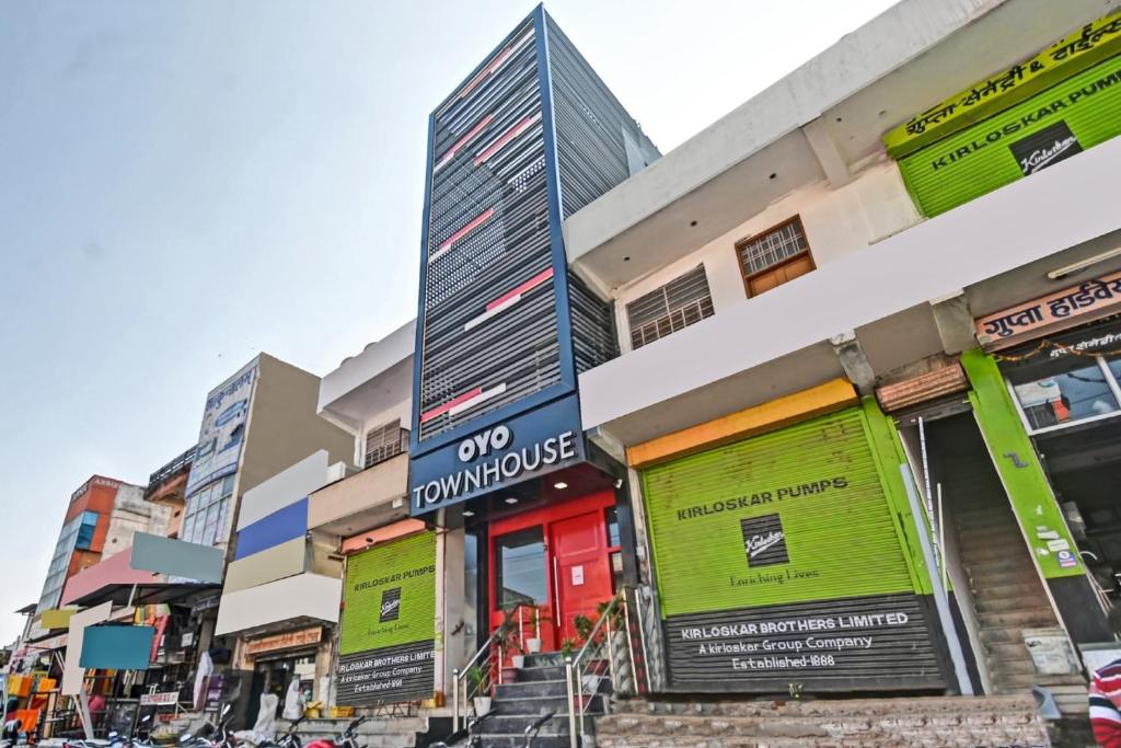 OYO Townhouse 453 Malviya Nagar