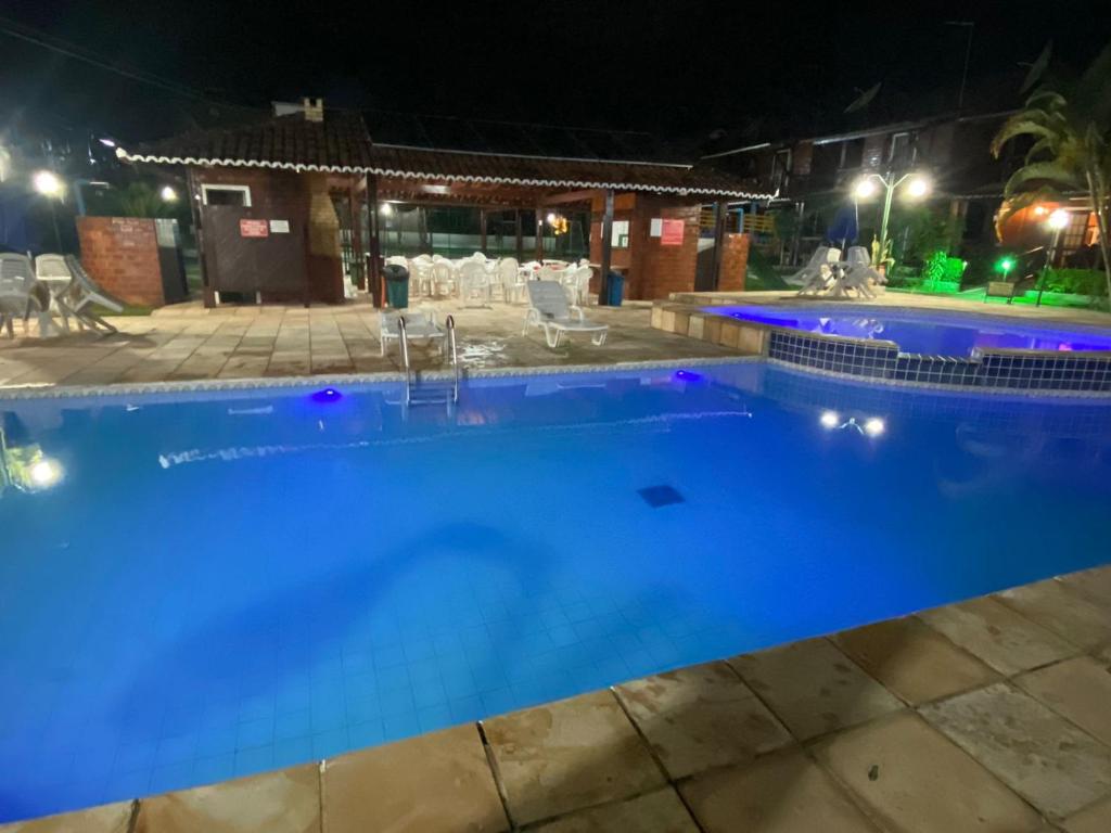 Lindo chalé completo para até 10 pessoas com piscina aquecida