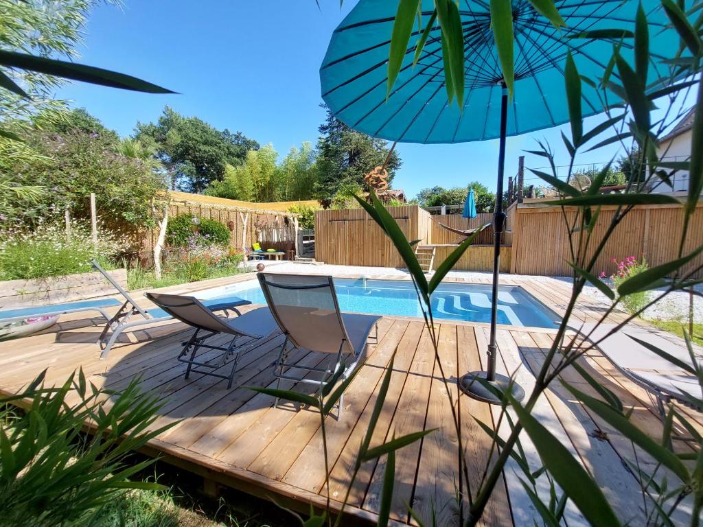 Villa Hossegor- Classée 4 étoiles, 6 chambres - 5 salles de bains - piscine chauffée 5 mn des plages