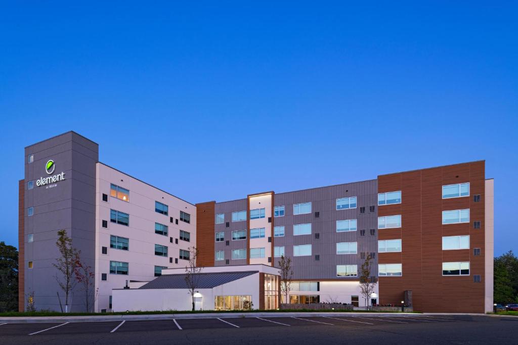 Element Spring Valley