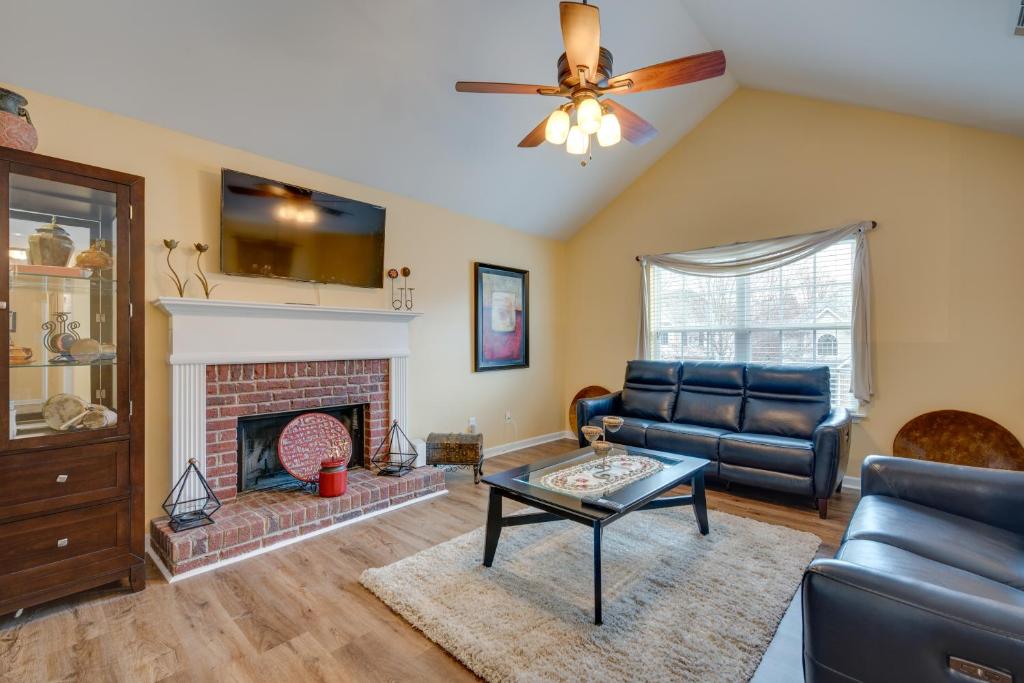 Central Austell Home with Furnished Deck and Grill!